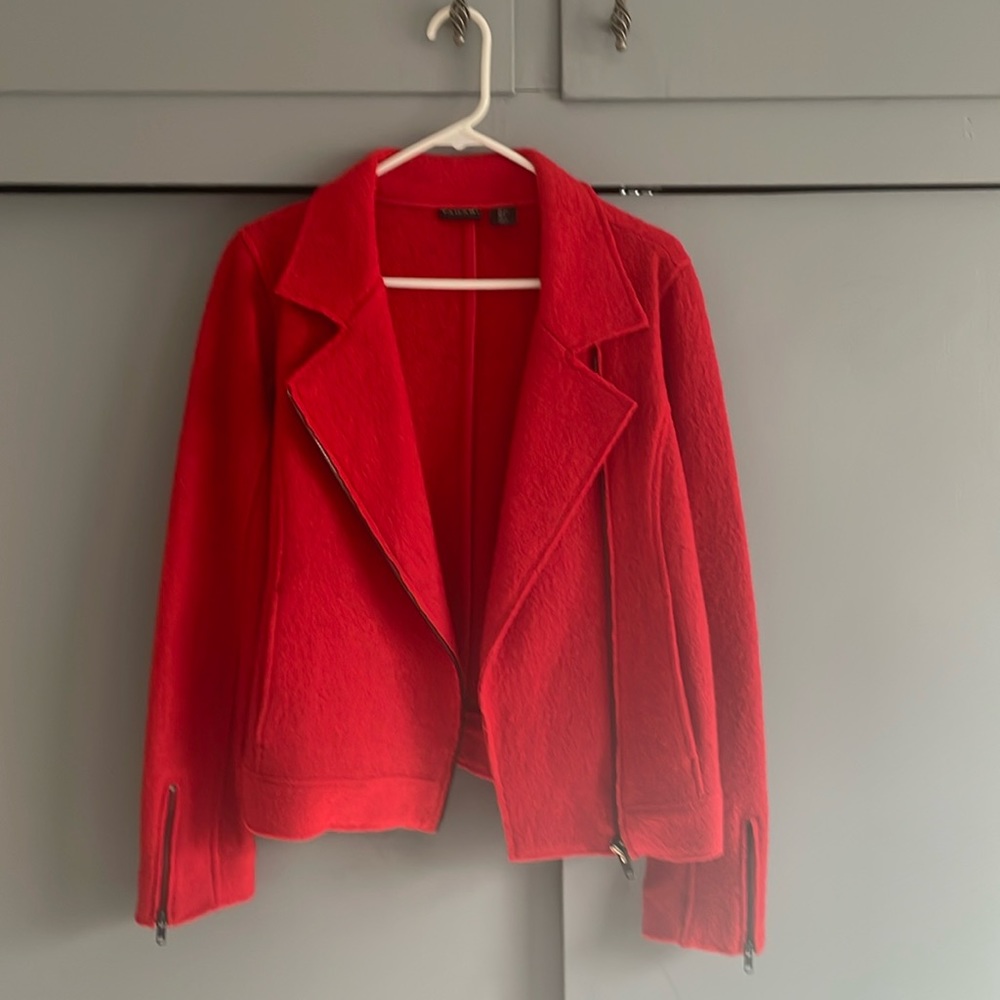 Tahari stylish 50% wool jacket - Picture 2 of 5